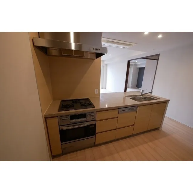 Comforia Shinjuku East Side Tower - Interior - ["Cabinetry", "Countertop", "Drawer"]
