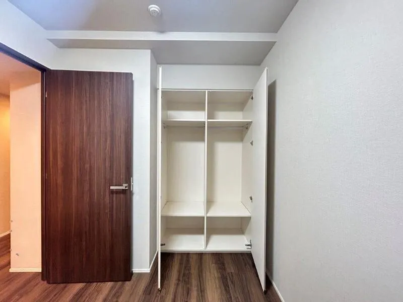 Doue Waseda - Interior - ["Flooring", "Wood", "Floor"]