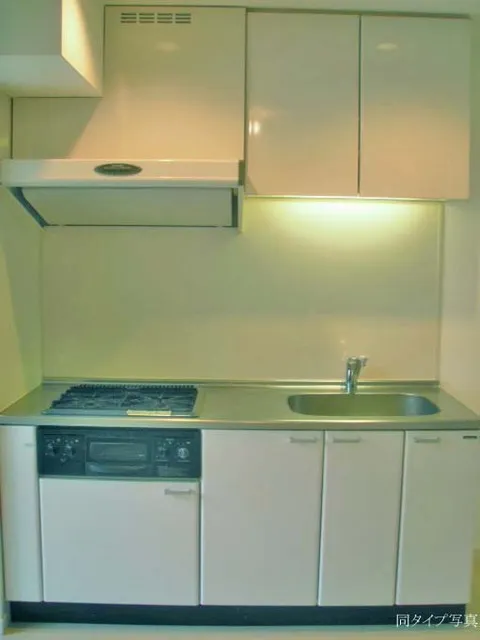 Comforia Meguro Chojamaru - Interior - ["Cabinetry", "Countertop", "Kitchen sink"]