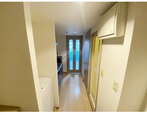 Regios Bunkyo Hakusan - Interior - ["Wood", "Flooring", "Floor"]