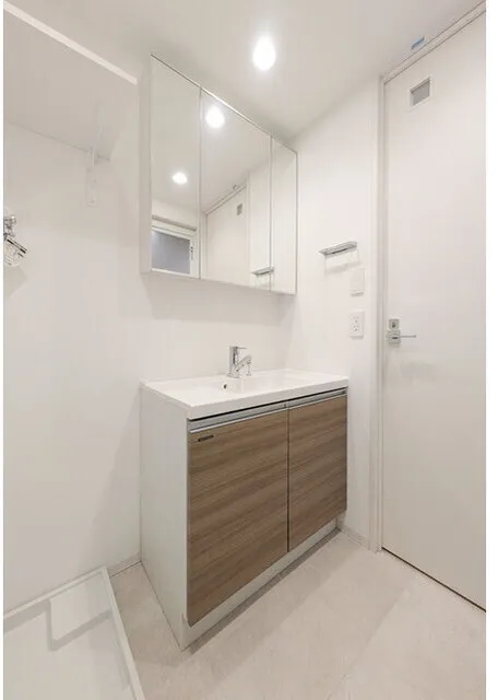 Grand Paseo Yoyogi Uehara II - Interior - ["Flooring", "Floor", "Bathroom Sink"]