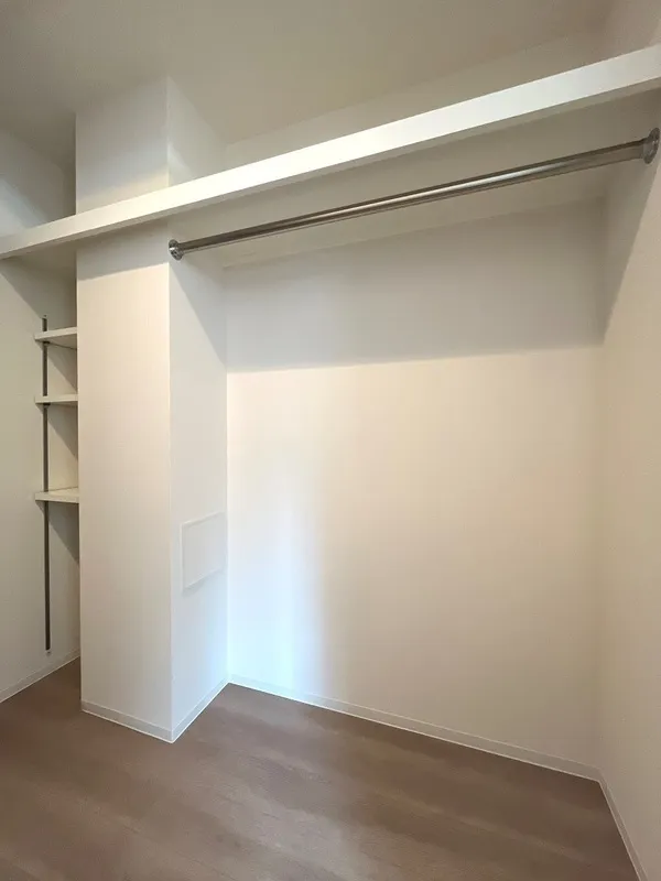 Orchid Residence Morishita - Interior - ["Wall", "Flooring", "Wood"]