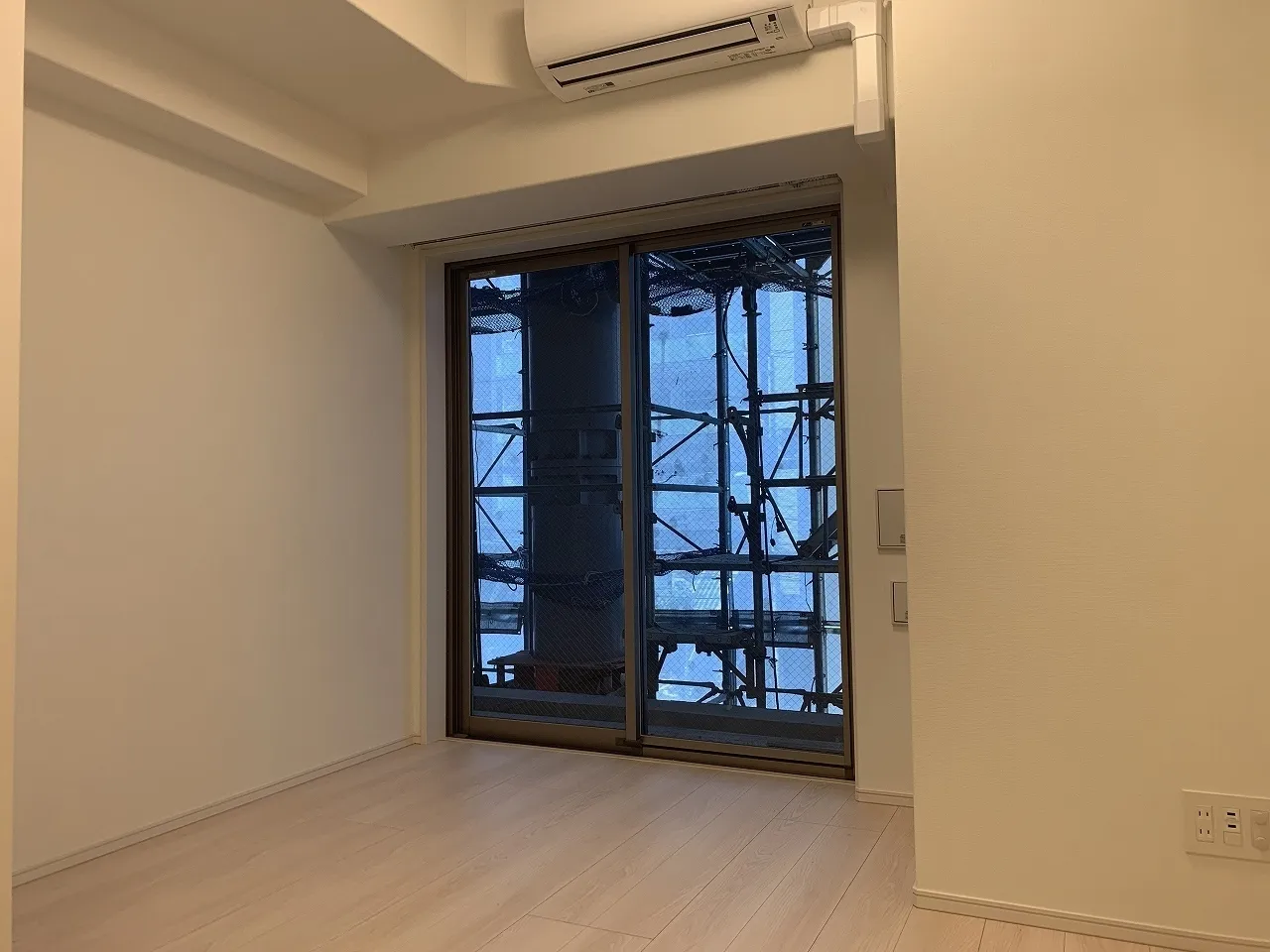 Gran Casa Oshima - Interior - ["Window", "Building", "Fixture"]