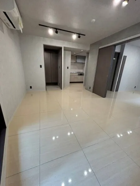 EXAM AKASAKA - Interior - ["Flooring", "Floor", "Ceiling"]