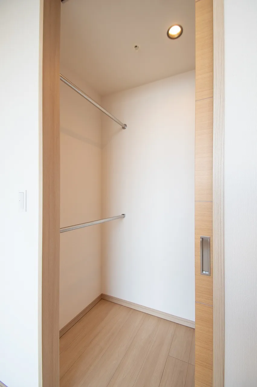 La Tour Shinjuku Grand - Interior - ["Fixture", "Wood", "Automotive exterior"]