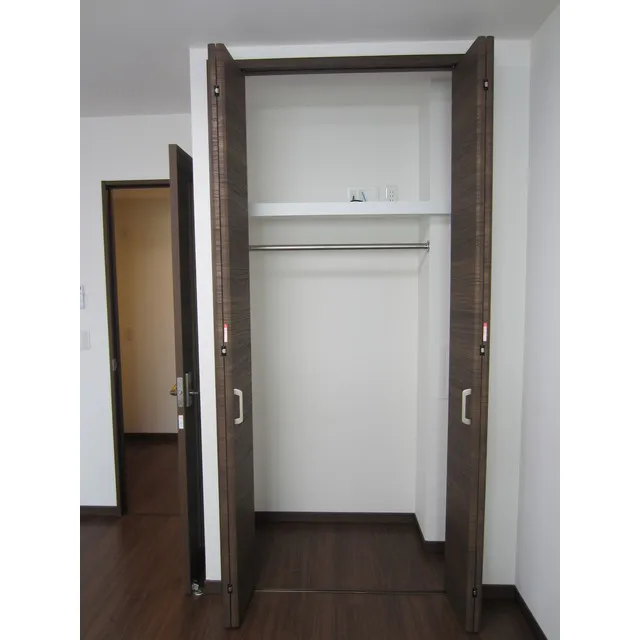 LIBR GRANT Setagaya Tsurumaki - Interior - ["Handle", "Door", "Fixture"]