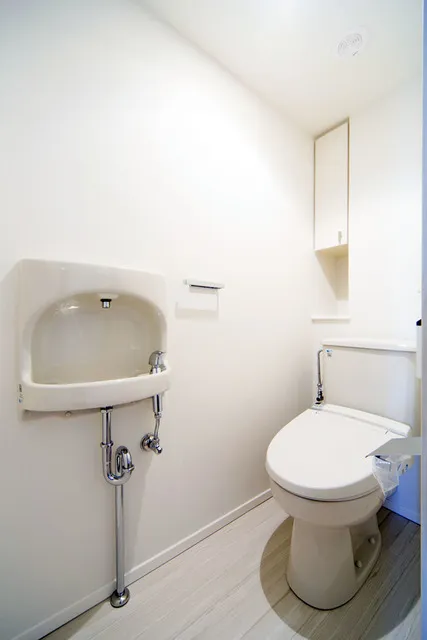 Park Avenue Jinnan - Interior - ["Bathroom sink", "Toilet seat", "White"]