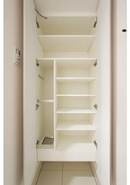 Comforia Live Kiba - Interior - ["Furniture", "Shelf", "Shelving"]