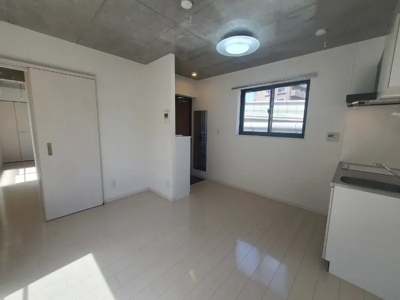 GLANZ - Interior - ["Apartment", "Floor", "Daylighting"]