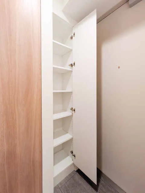 RJR Precia Kamata - Interior - ["Flooring", "Wood", "Floor"]