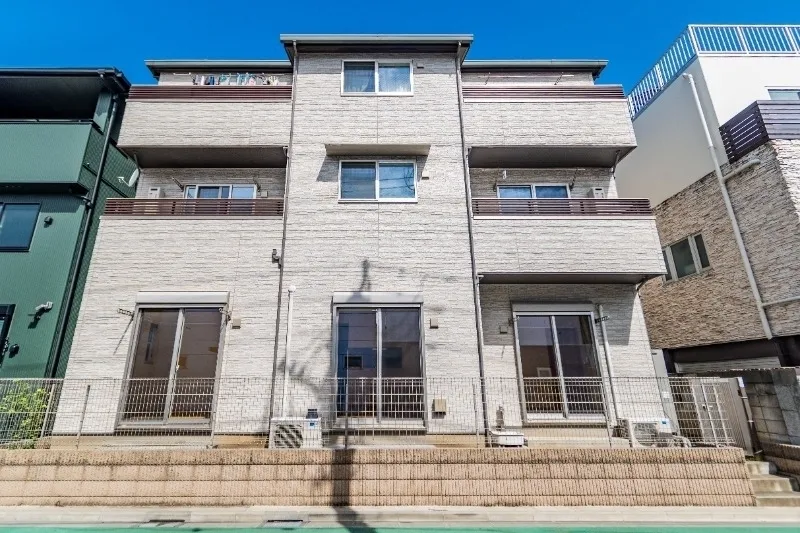 Laki - Exterior - ["Neighbourhood", "Residential area", "Apartment"]