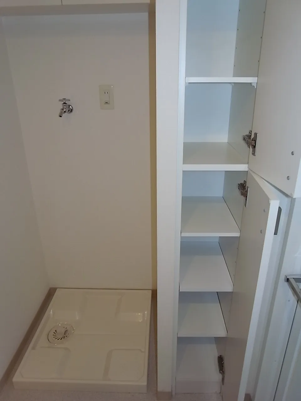 Doue Ginza East I - Interior - ["Wood", "Flooring", "Floor"]