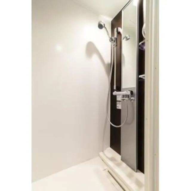 Patio Square Nakano - Interior - ["Shower panel", "Shower", "Property"]
