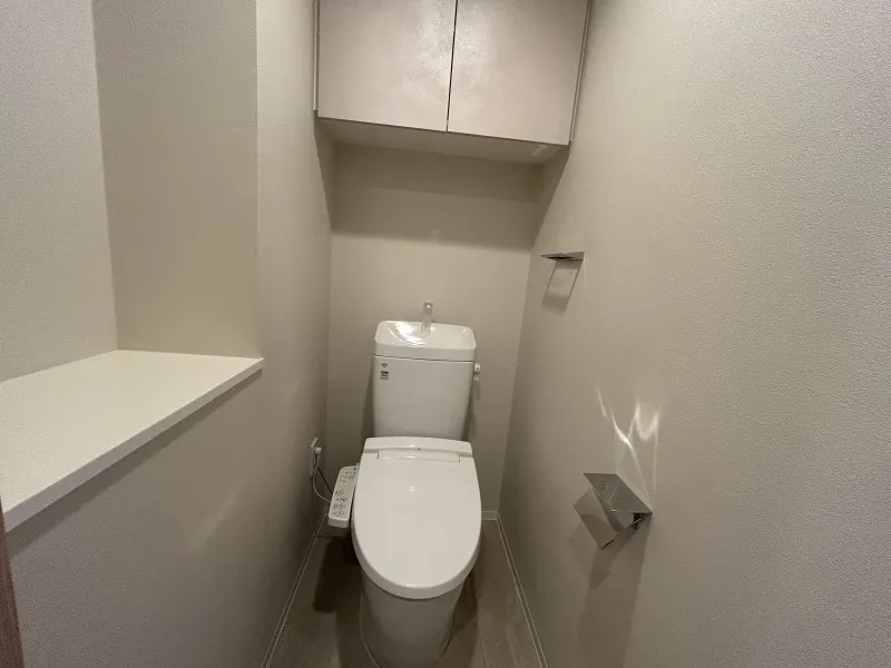 Lefon Progres Ueno Okachimachi - Interior - ["Toilet seat", "Toilet", "Flooring"]