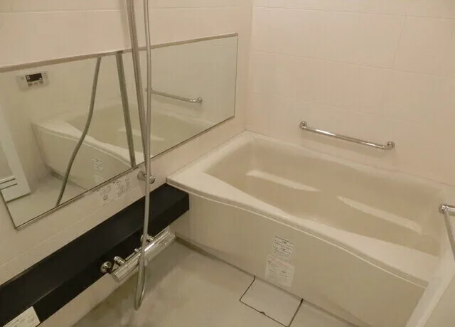 Grand Suite Ginza Resty Monarch - Interior - ["Bathtub", "Rectangle", "Bathroom"]