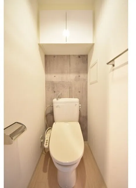 SQUARE Shibuya - Interior - ["Toilet seat", "Plumbing fixture", "Bathroom"]