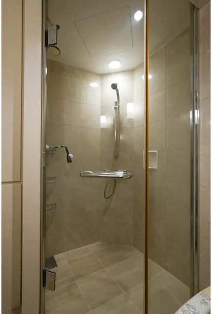 Frontier Residence The Tower Shinagawa - Interior - ["Bathroom", "Plumbing fixture", "Shower head"]