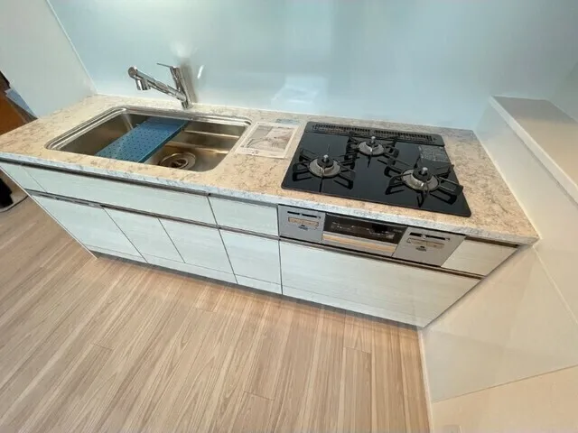 Park City Nakano The Tower Breeze - Interior - ["Major appliance", "Kitchen", "Kitchen Appliance"]