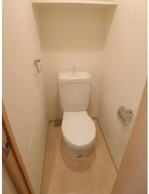 Cynthia Sendagi - Interior - ["Toilet seat", "Toilet", "Plumbing fixture"]