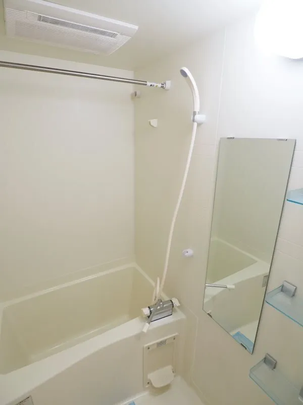 Residia Yotsuya Sanchome - Interior - ["Plumbing fixture", "Bathroom", "Flooring"]