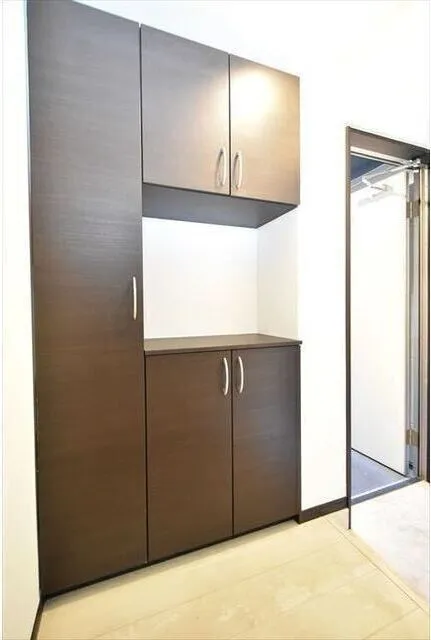 King House Shirokane - Interior - ["Building", "Door", "Fixture"]