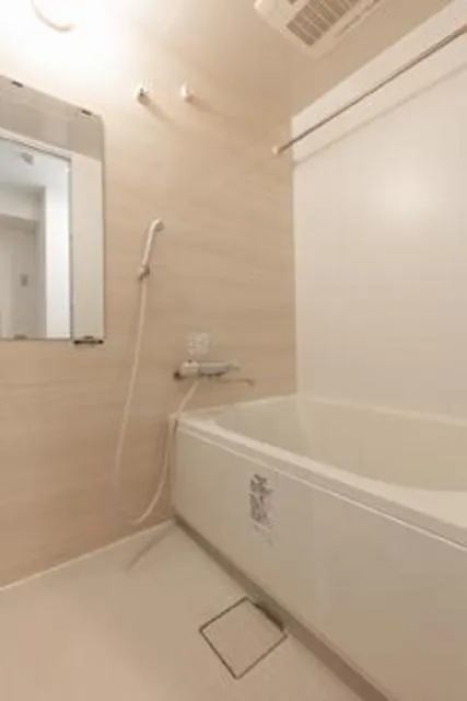 The Magnolia Garden Ebisu - Interior - ["Bathroom", "Property", "Bathtub"]