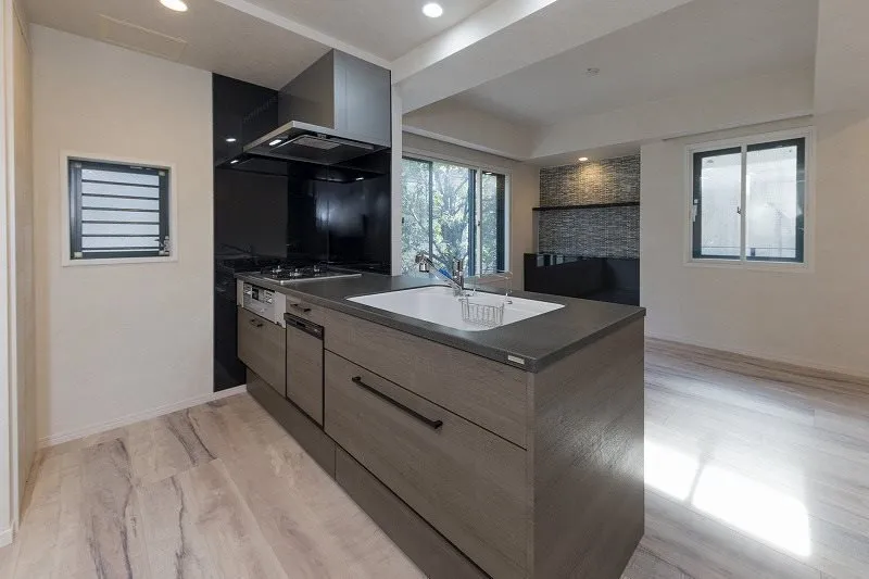 Residia Kamimeguro - Interior - ["Countertop", "Kitchen", "Major appliance"]