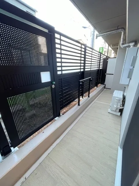 Prince Due Kamiya - Interior - ["Composite material", "Balcony", "Metal"]