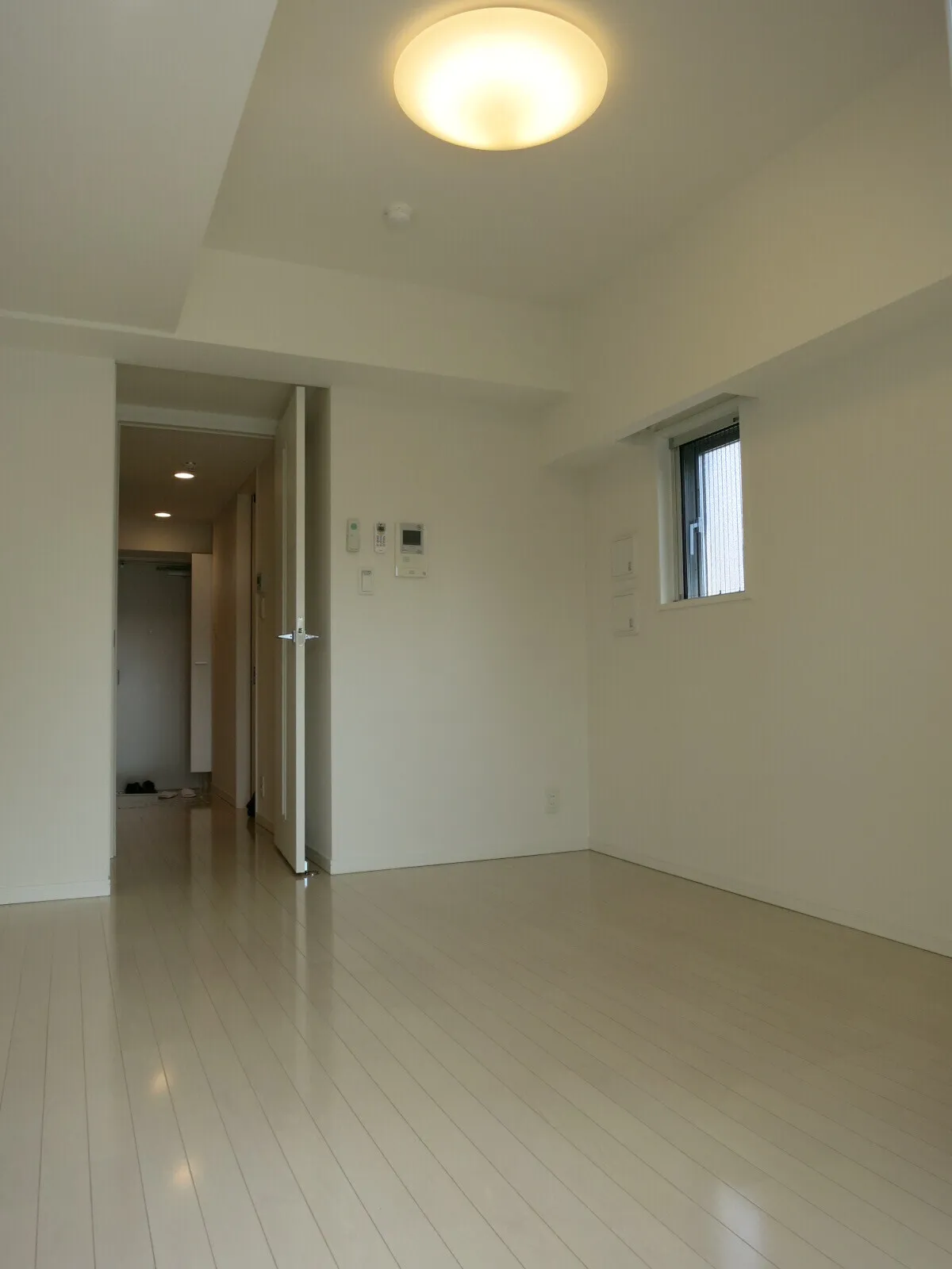 David Monzen-Nakacho - Interior - ["Flooring", "Floor", "Ceiling"]