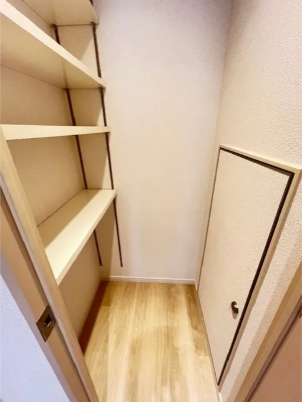West Park Tower Ikebukuro - Interior - ["Wood", "Flooring", "Floor"]