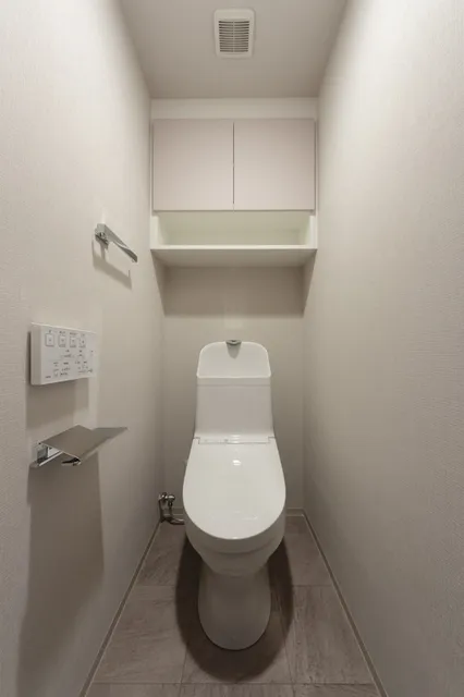 Terra Silk Forest - Interior - ["Toilet seat", "Toilet", "Plumbing fixture"]
