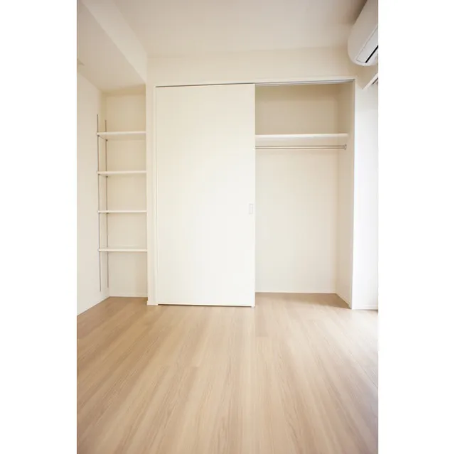 LUCULIA COURT - Interior - ["Wood", "Fixture", "Flooring"]