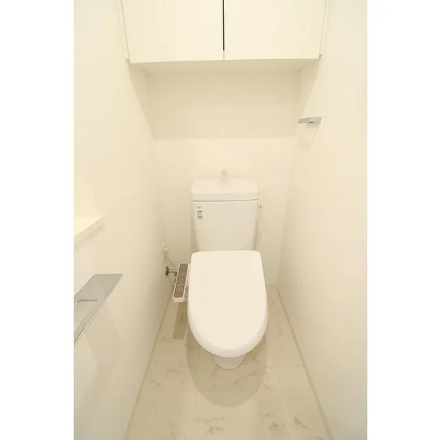 Comforia Nippori - Interior - ["Plumbing fixture", "Toilet", "Toilet seat"]