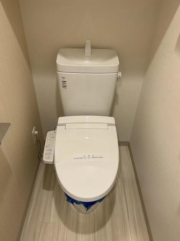 Gran Casa Ueno Iriya - Interior - ["Toilet seat", "Toilet", "Plumbing fixture"]