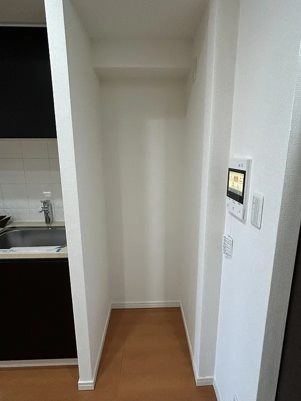 Belle Face Hongo Yumicho - Interior - ["Flooring", "Floor", "Door"]