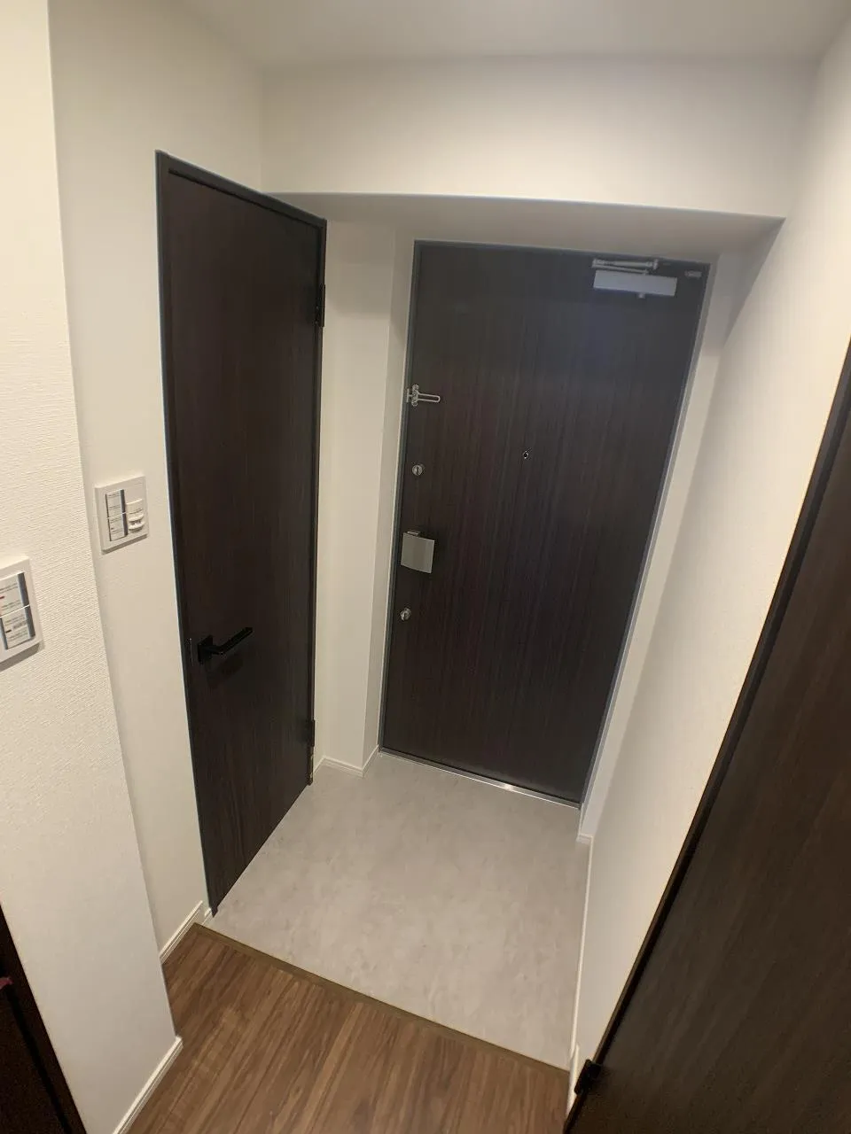 Gran Casa Ryogoku Verde - Interior - ["Building", "Fixture", "Door"]