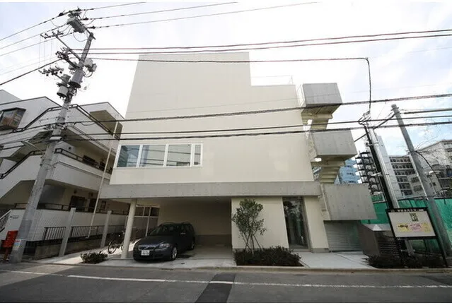 White Tooth Terrace - Exterior - ["Overhead power line", "Electrical cable", "Daylighting"]
