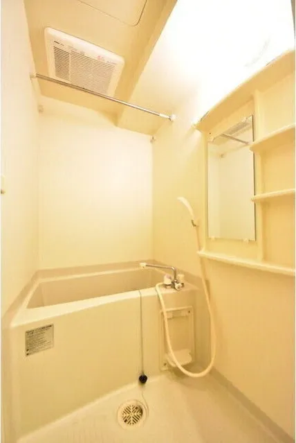 Aperto Nishi Shinjuku - Interior - ["Building", "Plumbing fixture", "Fixture"]