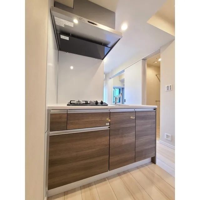 Comforia Higashioi II - Interior - ["Cabinetry", "Countertop", "Furniture"]