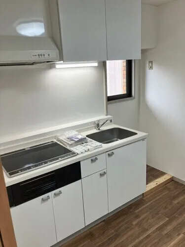 Lions Plaza Ochanomizu - Interior - ["Kitchen", "Kitchen Sink", "Kitchen Appliance"]