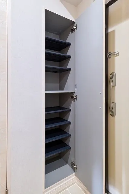 Gran Casa Hikifune II - Interior - ["Shelving", "Shelf", "Wood"]