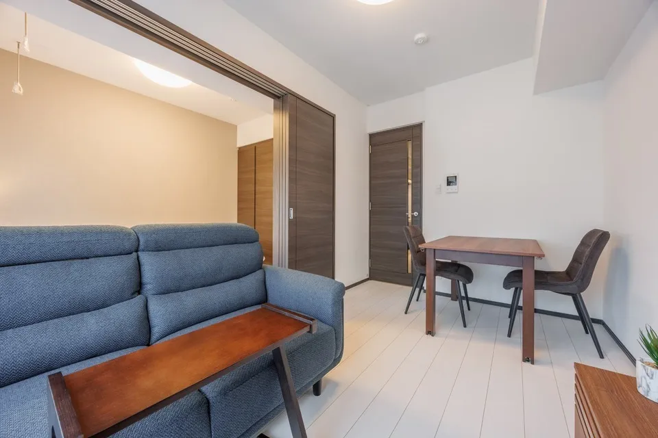 Hmlet Higashi-Shinjuku II - Interior - ["Flooring", "Interior design", "Furniture"]