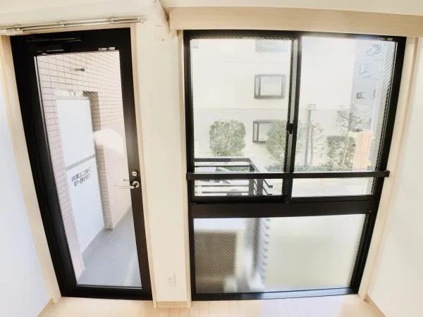 KDX Residence Monzennakacho - Interior - ["Glass", "Architecture", "Property"]