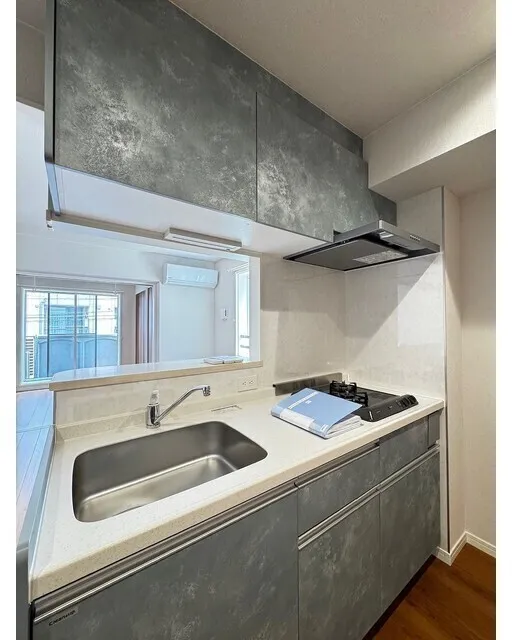 Well Square Hatagaya - Interior - ["Kitchen", "Countertop", "Major appliance"]