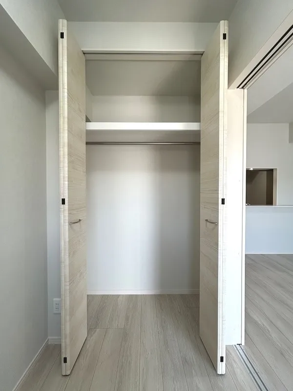 Due Hikifune - Interior - ["Flooring", "Wood", "Floor"]