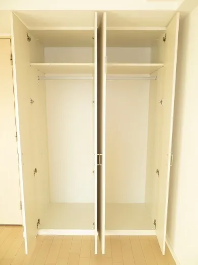 LaQus Residence Higashi-Shinjuku - Interior - ["Wood", "Door", "Cupboard"]