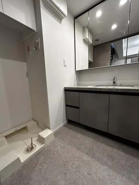 STANDZ Kakinokizaka - Interior - ["Flooring", "Floor", "Interior design"]