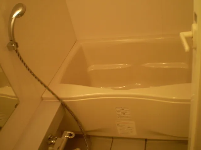 Comforia Nishi Kamata - Interior - ["Plumbing fixture", "Bathtub", "Flooring"]