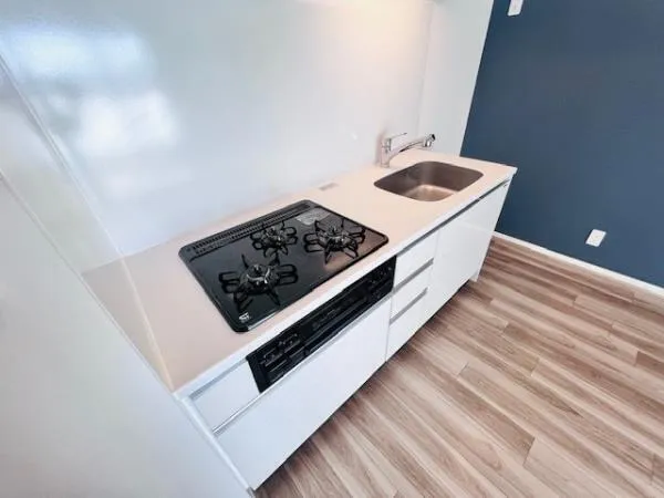Emily Higashi Nagasaki - Interior - ["Floor", "Flooring", "Major appliance"]