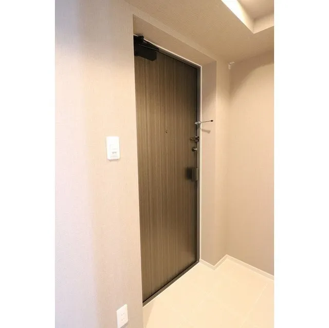 Comforia Monzennakacho South - Interior - ["Fixture", "Wood", "Door"]